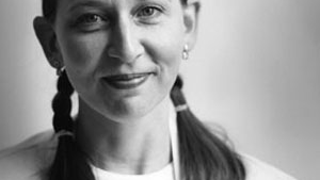 How Should Restauarant Owners Weather The Recession? Being Women.